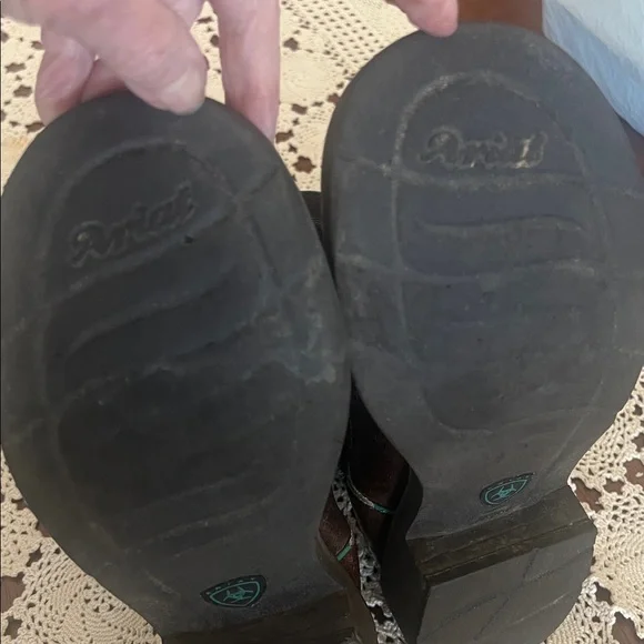 Women’s Ariat Leather Brown Boots with Turquoise Trim Size 10 B - Picture 9 of 10